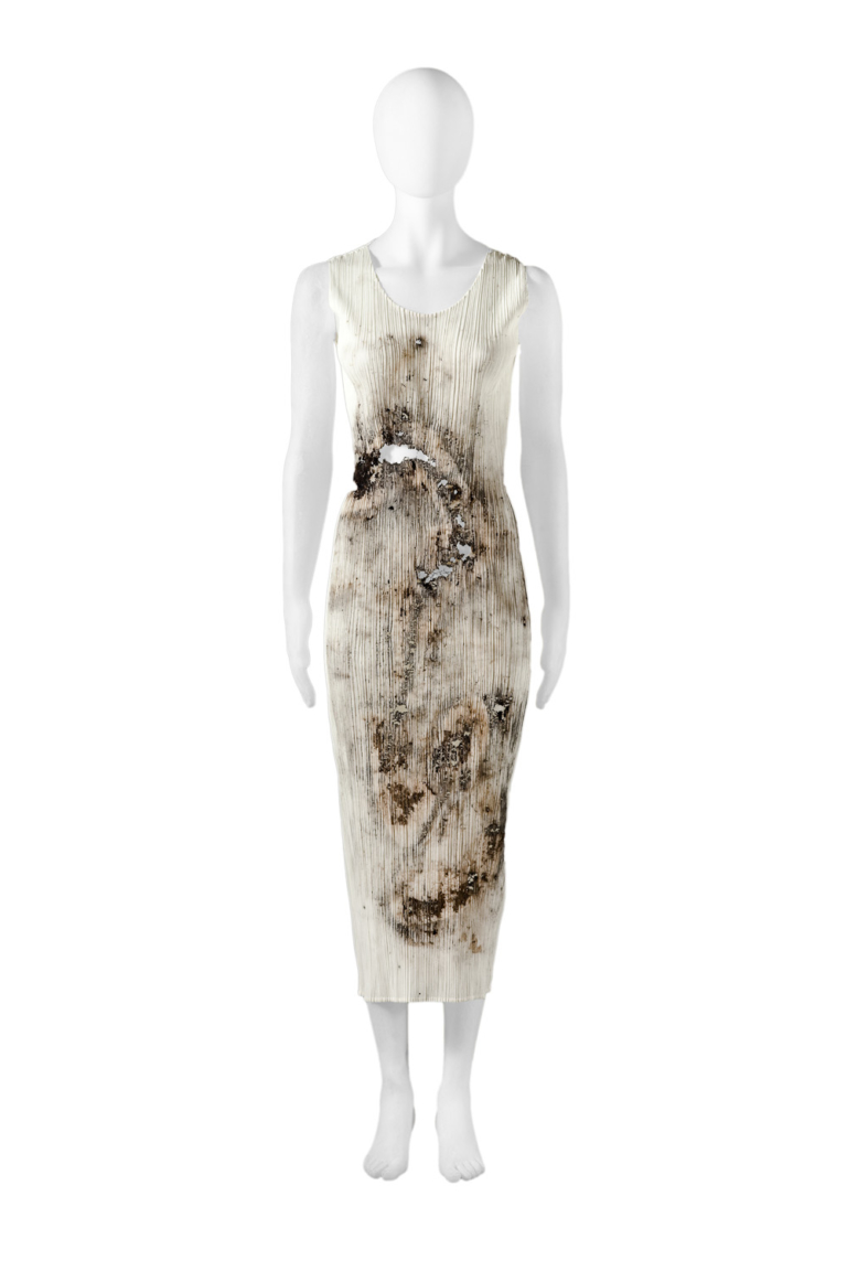 PLEATS PLEASE ISSEY  CAI GUO QIANG Dragon Sleeveless tops PP97-JK071 White system 3